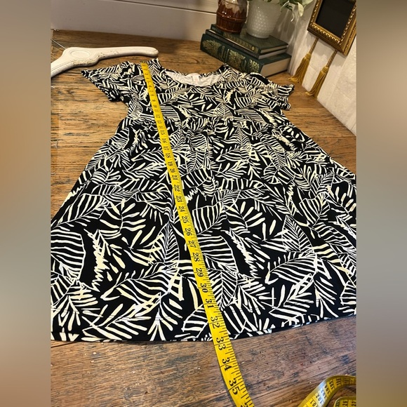 JOE FRESH – Black & White Leaf Print Dress with Pockets – Size M - Picture 9 of 9